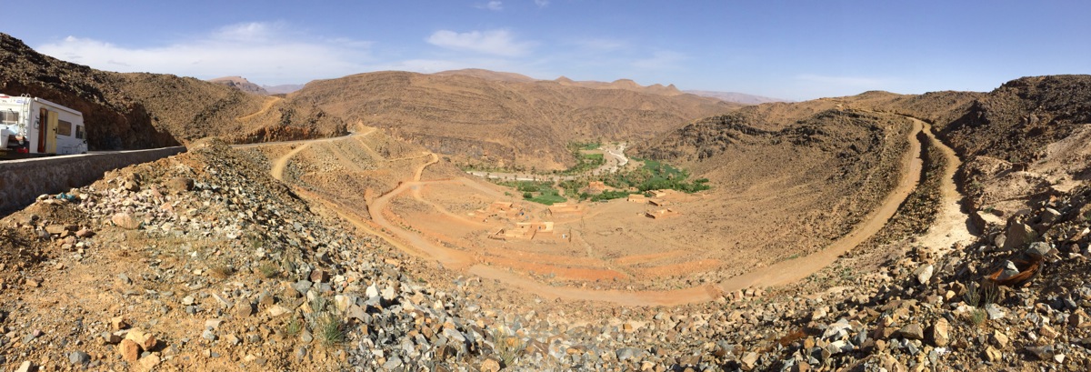 Maroc : Route entre Nekob et Boumaine Dades